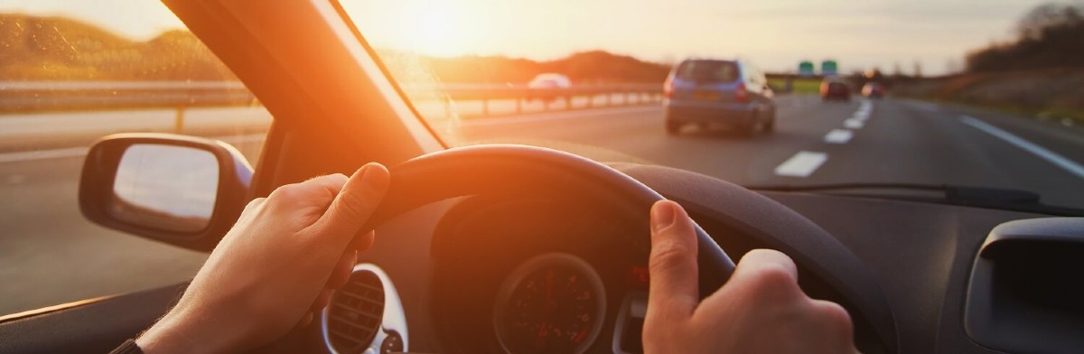 essentiële auto accessoires richting de zomer
